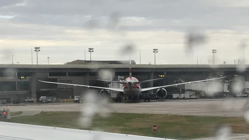 Illustration for article titled Interesting Things on the DFW Tarmac This Morning